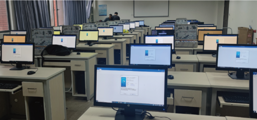 教育创新视角下的教学设备研究 从辅助工具到学习生态的构建